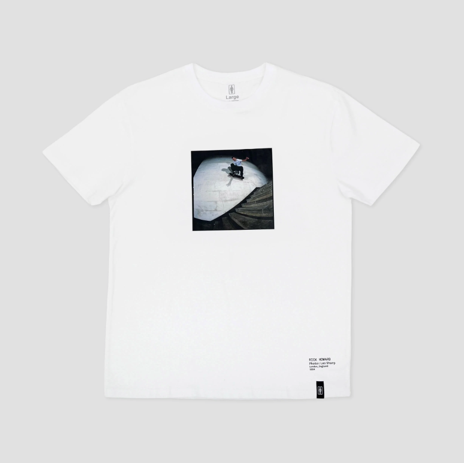 GIRL_TEE_LEO_SHARP_RICK_HOWARD_WHT.png