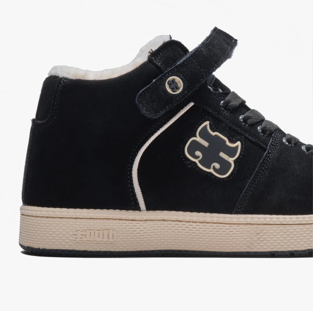 Ipath_Grasshopper_Black_Waxed_Suede_Shoes_4.png