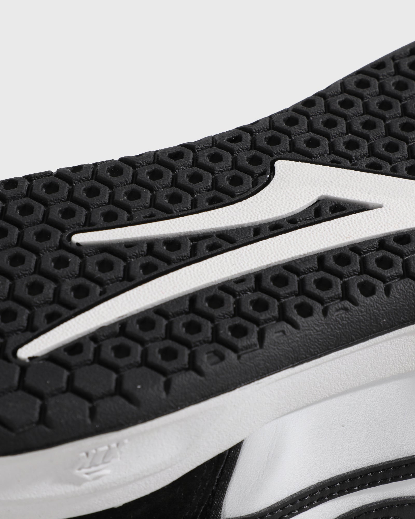 _Lakai_Telford_Low_skate_shoes_black_white_leather_CLOSE_1.jpg