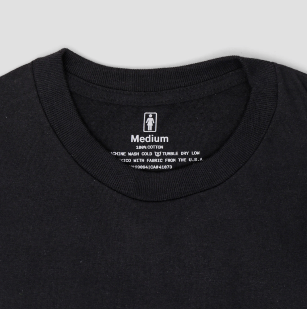 GIRL_TEE_LEO_SHARP_RICK_HOWARD_NECK_BLK.png