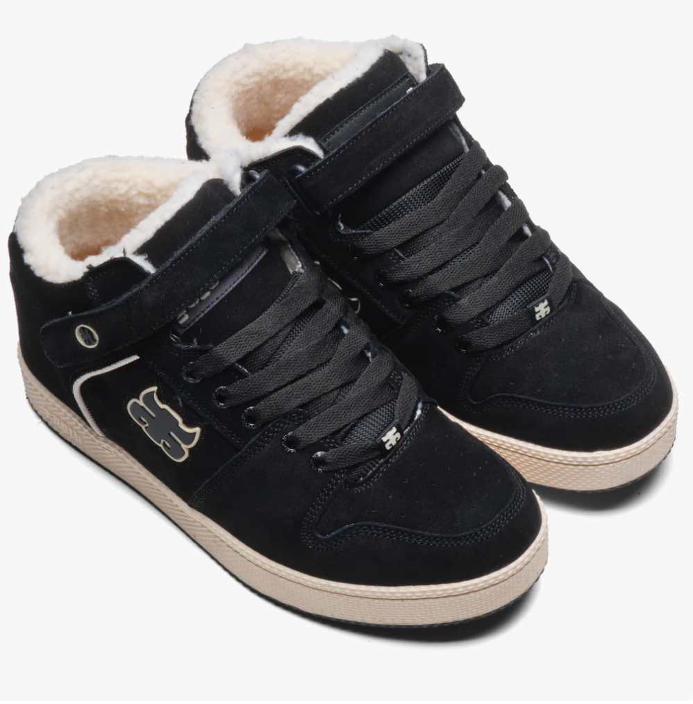 Ipath_Grasshopper_Black_Waxed_Suede_Shoes_3.png