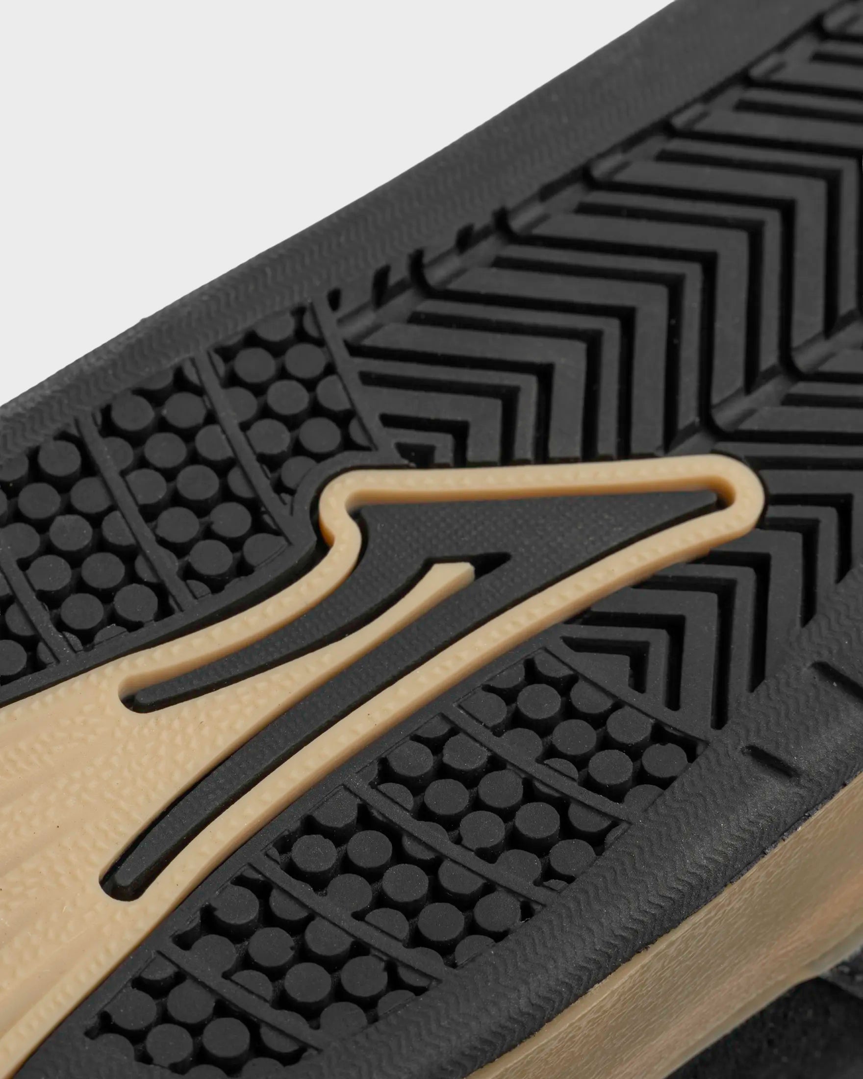 LAKAI_CONRAD_ELITE_BLACK_GUM_SUEDE_CLOSE2.PNG