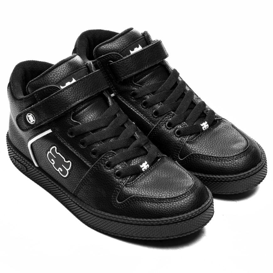 Ipath Grasshopper Black Leather angle.png